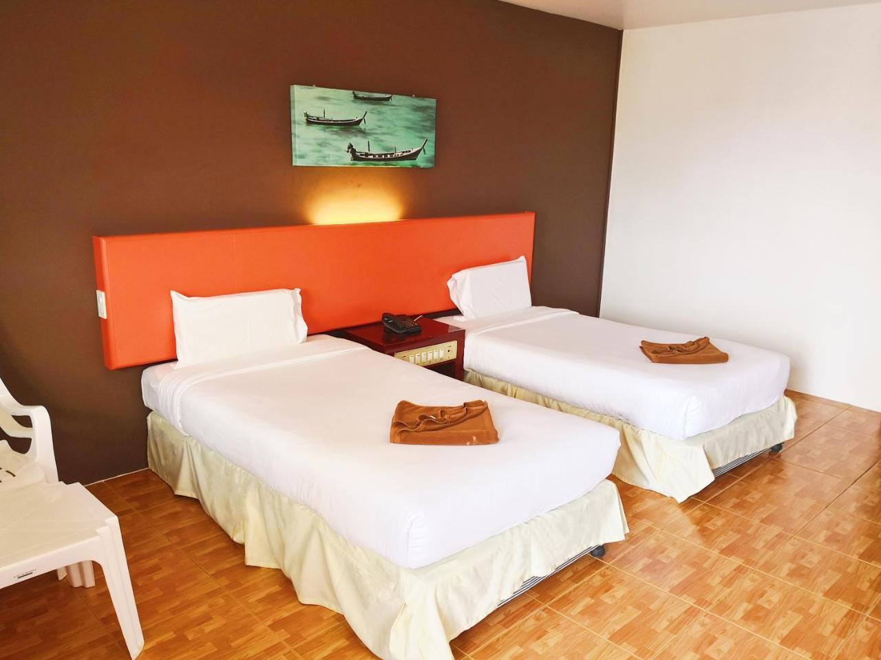 Patong 7Days Premium Hotel Phuket Exterior photo