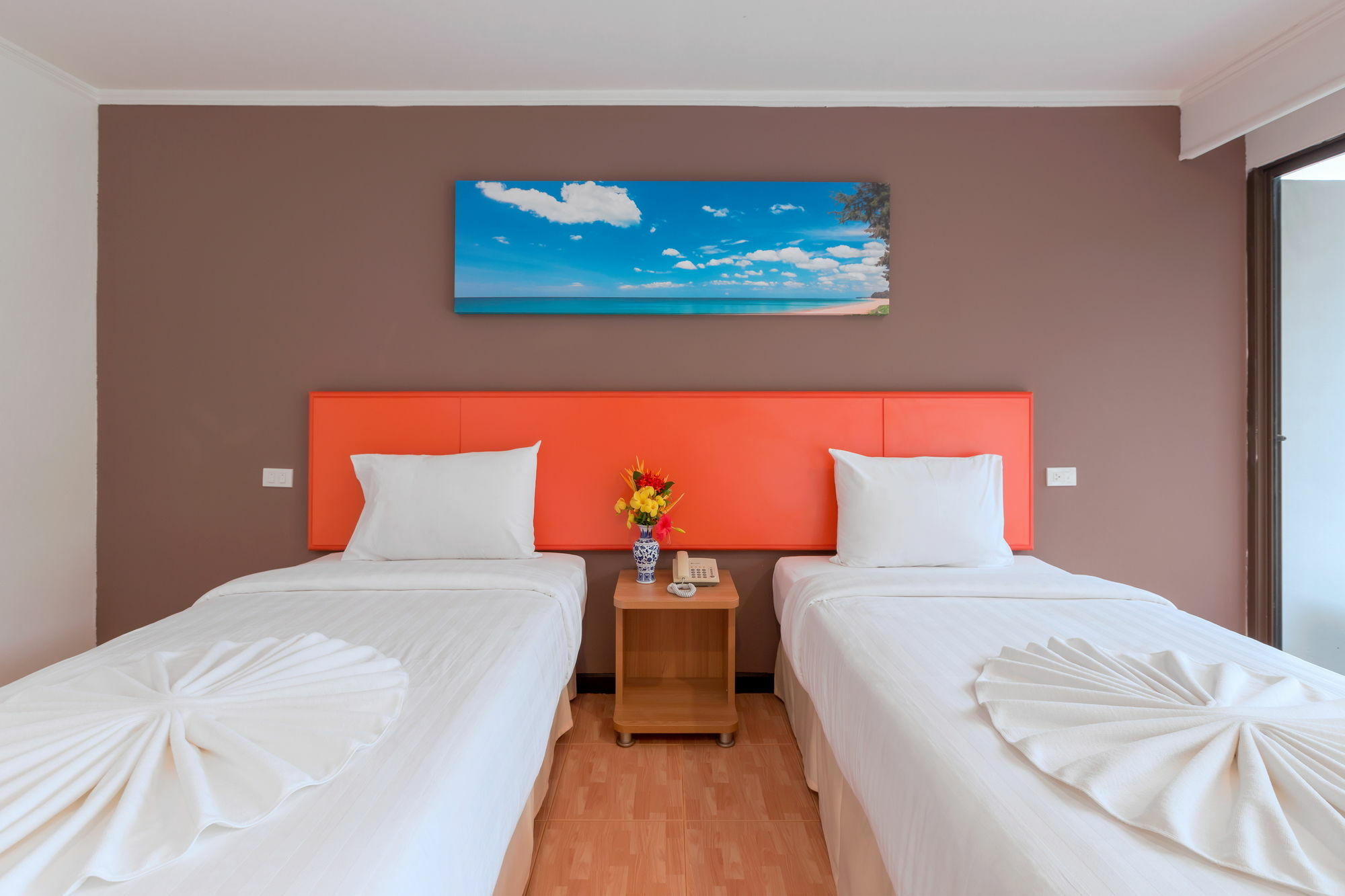 Patong 7Days Premium Hotel Phuket Exterior photo