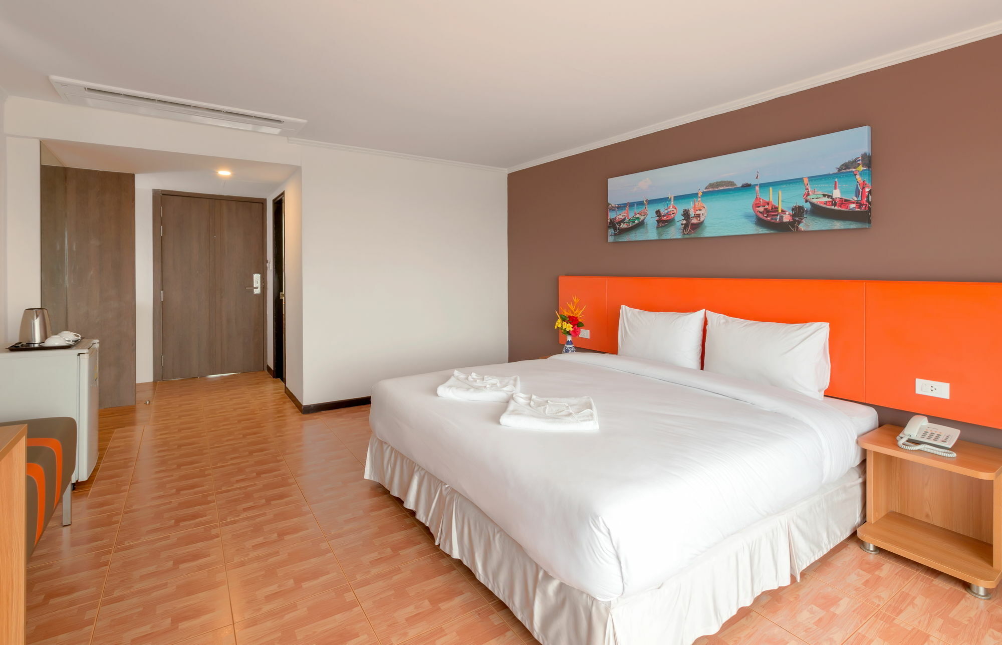 Patong 7Days Premium Hotel Phuket Exterior photo