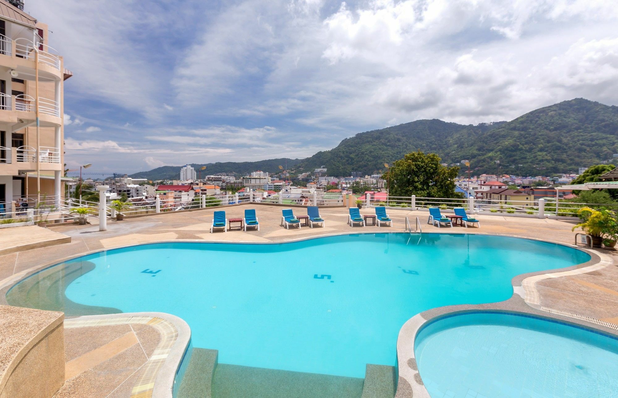 Patong 7Days Premium Hotel Phuket Exterior photo