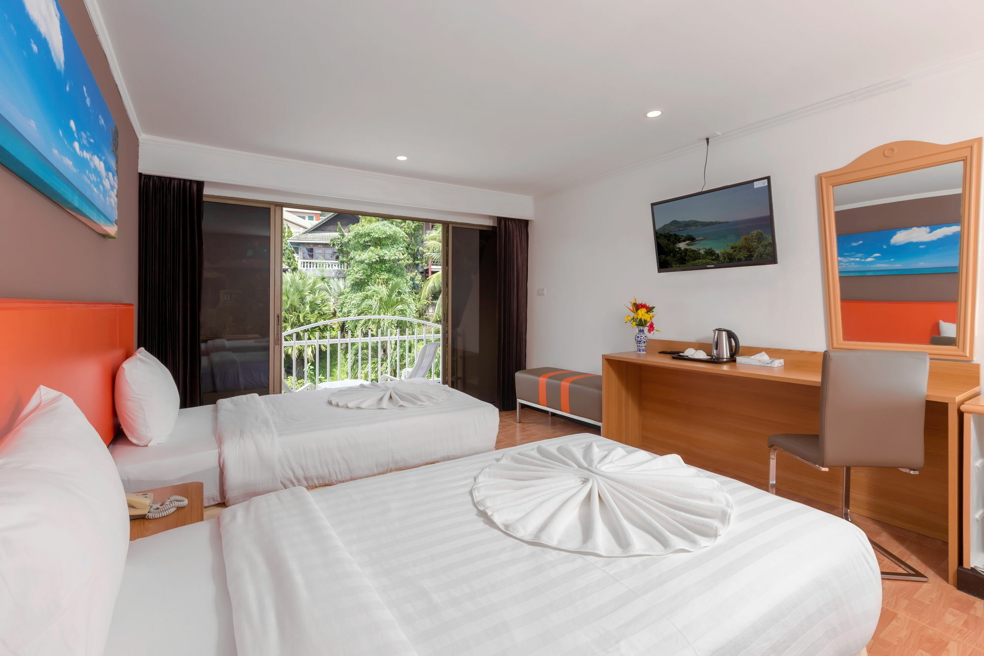 Patong 7Days Premium Hotel Phuket Exterior photo